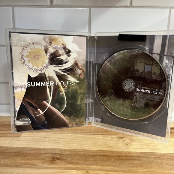 Summer Hours (Criterion Collection) (Blu-ray, 2008) - Picture 5 of 8